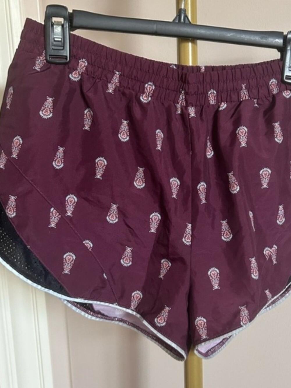 Sweaty Betty Running Shorts (size Large) - Picture 3 of 3